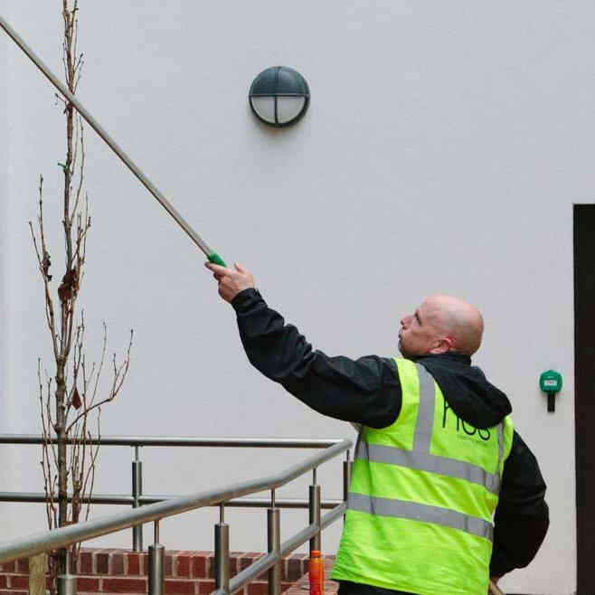 Reach and Wash Window Cleaning